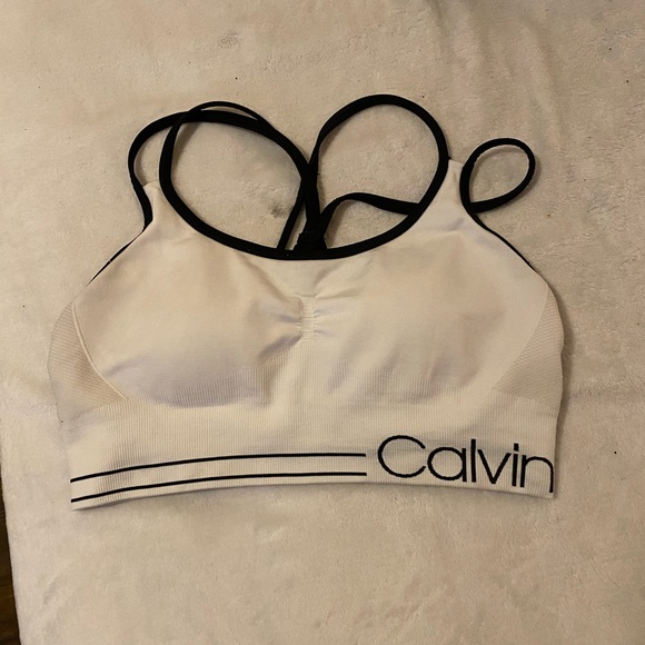 Calvin Klein Other - calvin klein padded sports bra